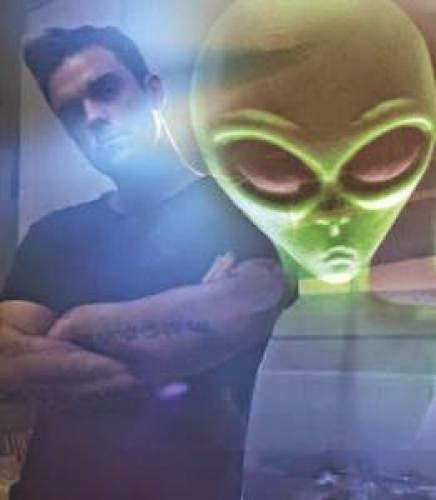 Robbie Williams Will Quit Music To Investigate Ufos Ive Been Visited By Aliens