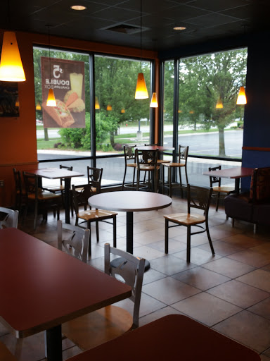 Mexican Restaurant «Taco Bell», reviews and photos, 800 Pointe Tremble Rd, Algonac, MI 48001, USA
