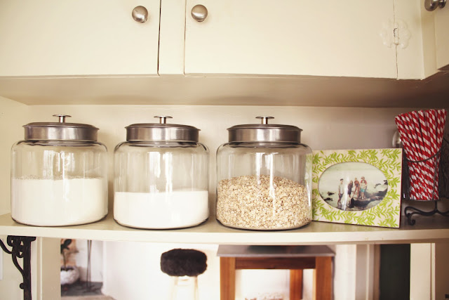 flour container