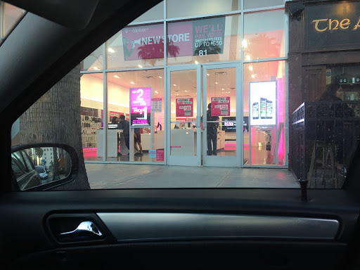 Cell Phone Store «T-Mobile», reviews and photos, 81 S Pine Ave, Long Beach, CA 90802, USA