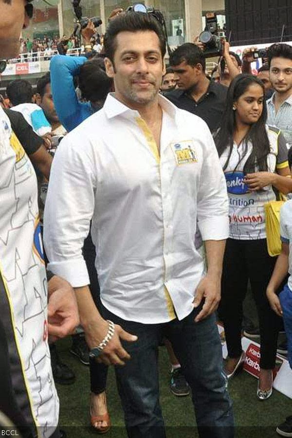 Bollywood hunk Salman Khan during the Celebrity Cricket League 2014, held at the DY Patil Stadium, in Mumbai, on January 25, 2014. (pic: Viral Bhayani)