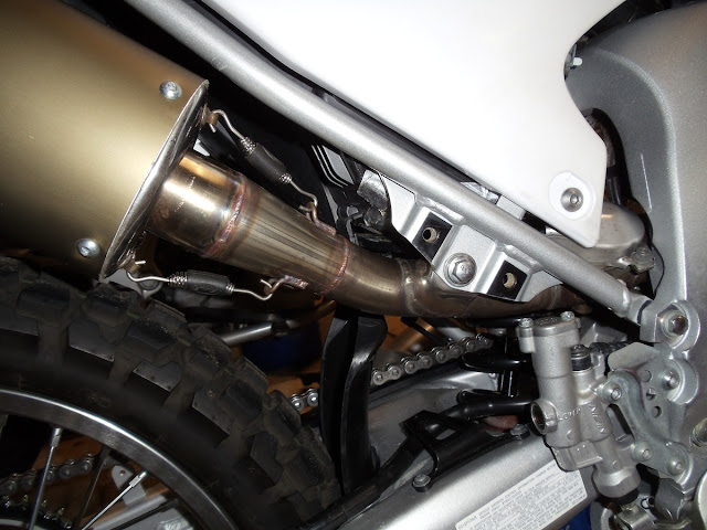 Aftermarket Muffler with EXUP? - Updated: FMF Q4 with EXUP Q4%2520pipe%2520close%2520up