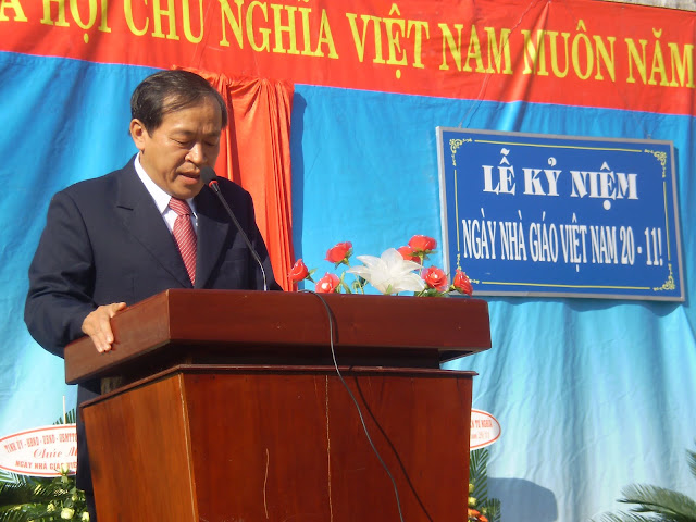 Hoạt động của 87TưNghĩa nhân ngày Nhà giáo Việt Nam 20/11/2012  PB200013