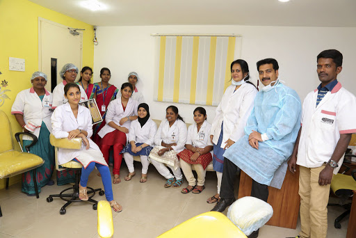 Gift Smile Dental Center, 180/210, Pycrofts Road,, Opp to Amir Mahal, Above SBI Bank,, Royapettah, Chennai, Tamil Nadu 600014, India, Dental_Implants_Periodontist, state TN