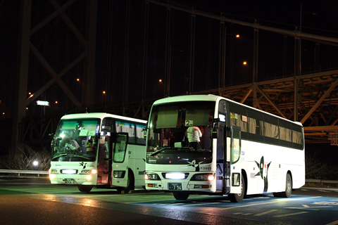 西鉄高速バス「さぬきエクスプレス福岡号」　4101＆3802　めかりPAにて