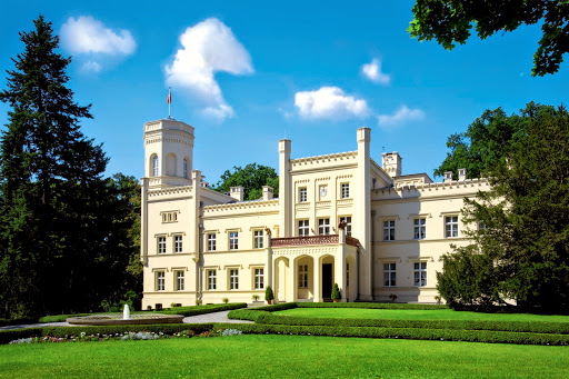 Pałac Mierzęcin Wellness & Wine Resort