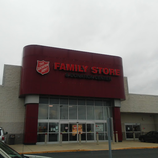 Thrift Store «The Salvation Army Family Store & Donation Center», reviews and photos, 2121 Sagamore Pkwy S, Lafayette, IN 47905, USA