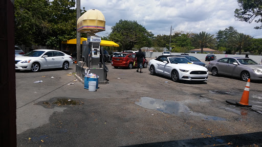 Car Wash «Car Wash Emporium», reviews and photos, 13820 W Dixie Hwy, North Miami, FL 33161, USA