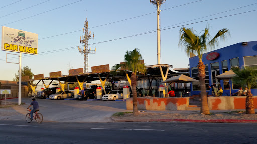 LOS REMOLINOS autoexpress, Blvrd Lázaro Cárdenas 1286, Cucapah INFONAVIT, Cucapah, 21340 Mexicali, B.C., México, Servicio de lavado de automóvil | BC