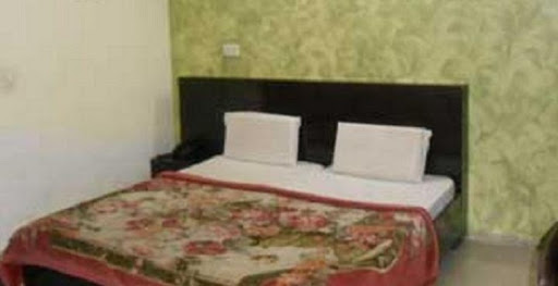 Hotel Four Seasons, SAINI COTTAGE, 04, Lane 7, Bhagat Singh Nagar, Dera Bassi, 140507, India, Spa_Resort, state HR