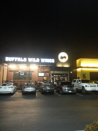 Chicken Wings Restaurant «Buffalo Wild Wings», reviews and photos, 10033 Whittwood Dr, Whittier, CA 90603, USA