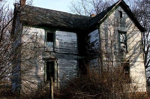Top Real Life Haunted Houses Image