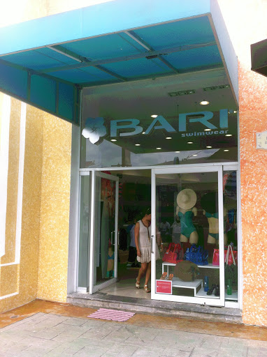 Bari Swimwear La Isla Can Cun, Kukultan KM 12. Cancun, Blvd. Kukulcan, La Isla, 77500 Cancún, Q.R., México, Tienda de ropa | SON