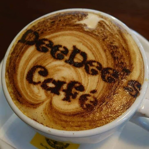 Dee Dee's Cafe logo