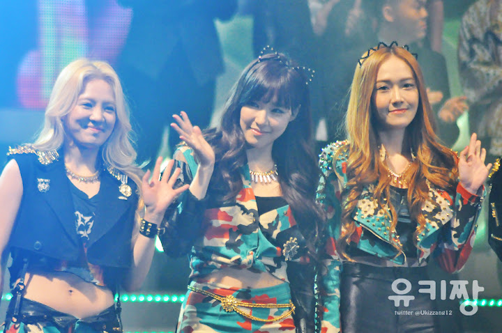 [PIC][21-03-2013]SNSD xuất hiện tại Hồng Kông để tham dự "Hong Kong Asian-Pop Music Festival 2013" - Page 3 SNSD01