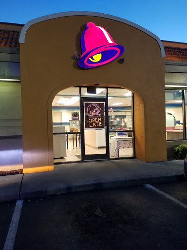 Mexican Restaurant «Taco Bell», reviews and photos, 2940 W State St, Bristol, TN 37620, USA