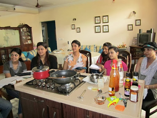 Neeta Khurana’s Baking And Cooking Classes, E-179, Kalkaji, Near Lakshmi Narayan Mandir, New Delhi, Delhi 110019, India, Cooking_Class, state DL