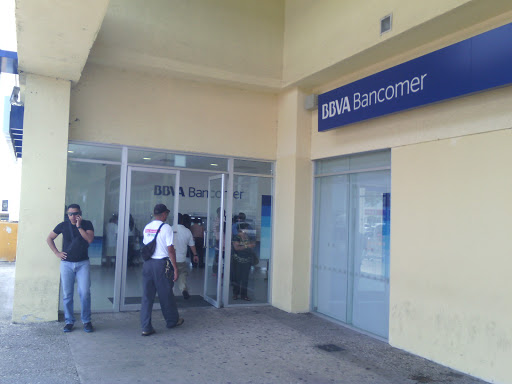 BBVA Bancomer, Km 5.25, Av Insurgentes, Emancipación de México, 77084 Chetumal, Q.R., México, Institución financiera | QROO