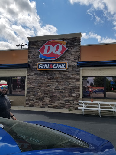 Fast Food Restaurant «DQ Grill & Chill Restaurant», reviews and photos, 1411 S Banker St, Effingham, IL 62401, USA