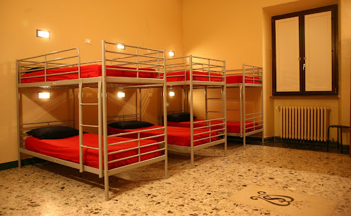 Hostel 7 Santi