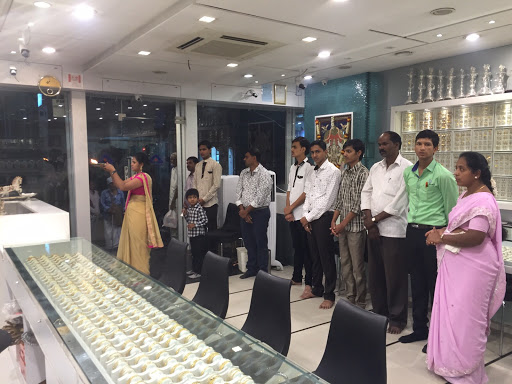 Prakash Jewellers, Opp. Baniyan Tree, Vinoba Rd, Subbarayanakere, Shivarampet, Mysuru, Karnataka 570001, India, Jeweller, state KA