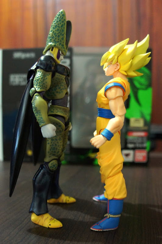 [BANDAI] [Tópico Oficial] Dragon Ball Z S.H. Figuarts: Vegeta - Página 39 DSC00100