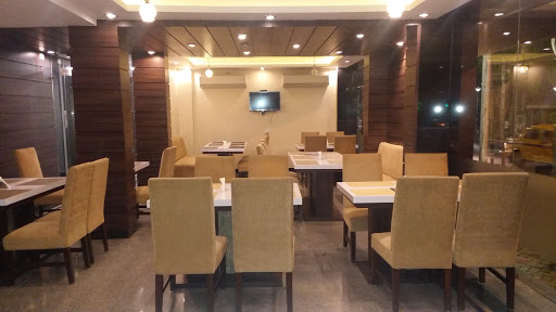 Ghare Baire Restaurant, Near Fire Station, 204 Harish Mukherjee Road, Opp. Sangam Beauty Parlour, Jatin Das Park, Patuapara, Bhowanipore, Lake Range, Kalighat, Kolkata, West Bengal 700026, India, Bengali_Restaurant, state WB