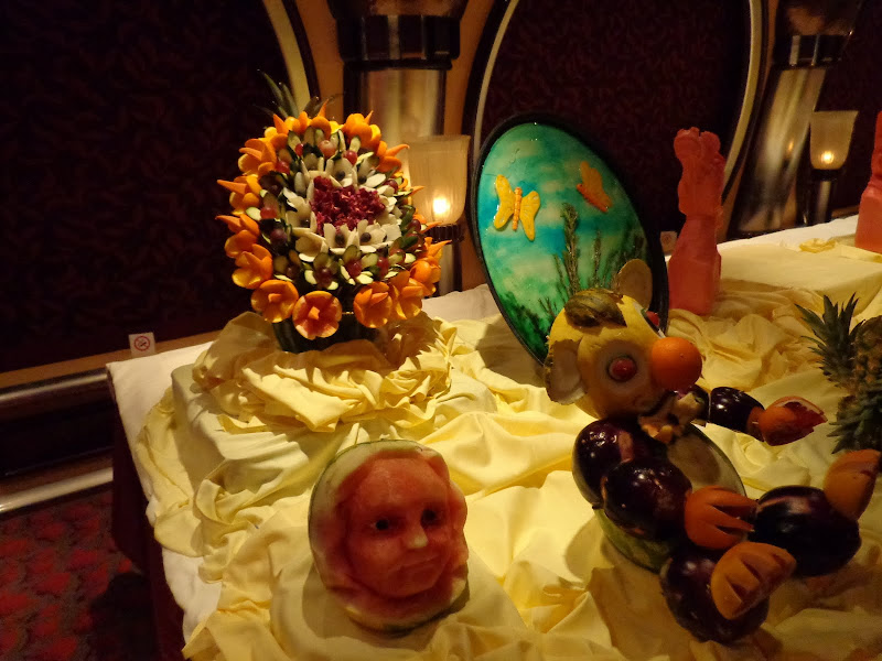 А включите-ка мне усилители качки! А подайте-ка белых пиджаков. Costa Paсifica февраль 13г