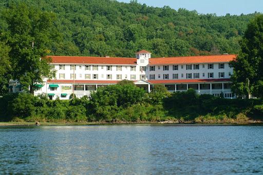 The Shawnee Inn and Golf Resort