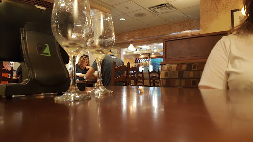 Italian Restaurant «Olive Garden», reviews and photos, 25984 Lorain Rd, North Olmsted, OH 44070, USA