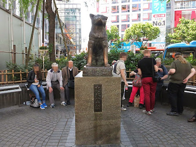 渋谷駅前のハチ公の銅像