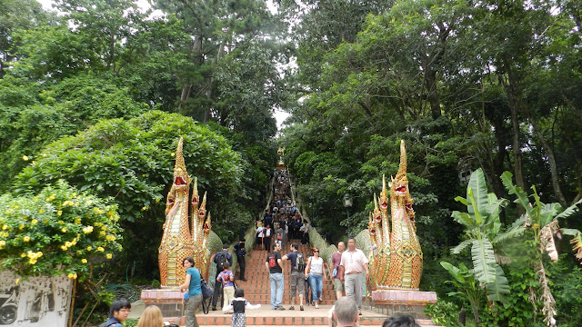 Blog de voyage-en-famille : Voyages en famille, Chiang Mai, entre Doi Suthep et Bo Sang