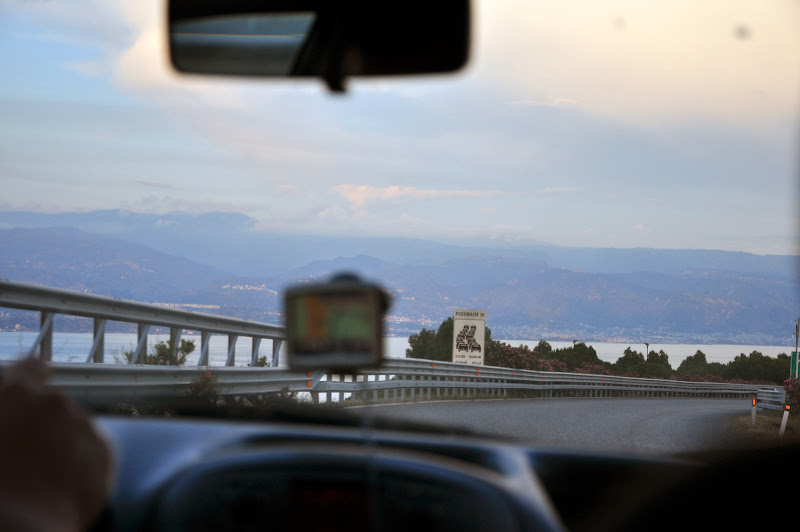 Автострада Палермо-Мессина, Сицилия. Вид на Мессину