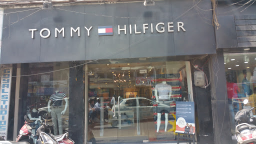 Tommy Hilfiger, Shop No.27A, Near Asley Hall, Rajpur Rd, Dehradun, Uttarakhand 248001, India, Outlet,
