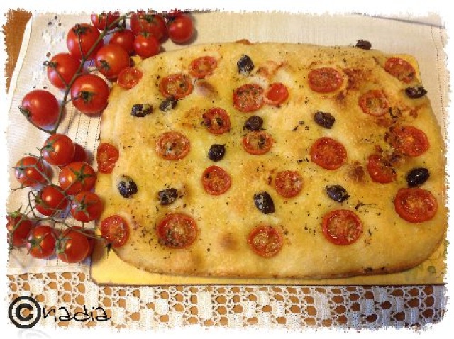 focaccia pomodori e  olive con l'impasto xx di anna