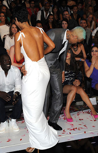 Rihanna Chris Brown Kissing Hugging MTV VMAs Chris Brown & Rihanna...In The Bathroom, Though!