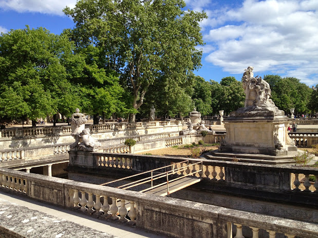 Парк Фонтана Jardins de la Fontaine - Достопримечательности Нима (Nîmes)