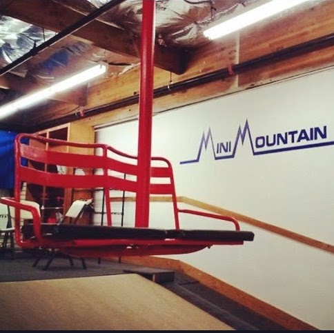 Mini Mountain Indoor Ski Center logo