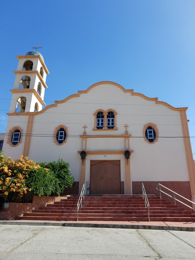 Iglesia Sagrada Familia, Avenida París 6727, Altamira, 22120 Tijuana, BC,  México, Iglesia católica | BC