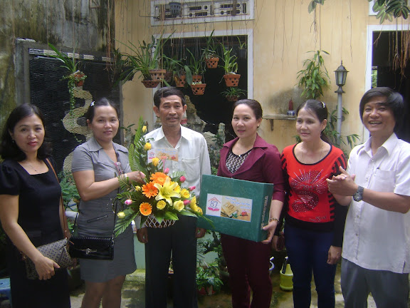 Hoạt động của 87TưNghĩa nhân ngày Nhà giáo Việt Nam 20/11/2012  DSC00447