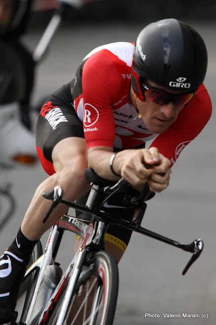 IMAGE: https://lh6.googleusercontent.com/-IhHOQrobHhc/TfSlv8ZeBiI/AAAAAAAAGVY/uPfcrXYebQ4/s640/IMG_2701.JPG