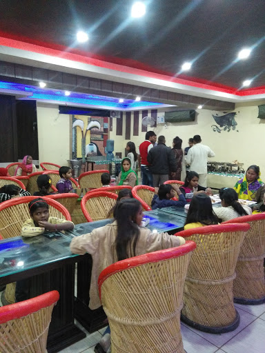 Hari Krishan Dhaba, NH2, Prakash Vihar Colony, Palwal, Haryana 121102, India, Vegetarian_Restaurant, state HR