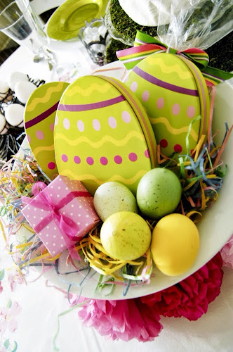 Easter centerpiece, Easter tablescape