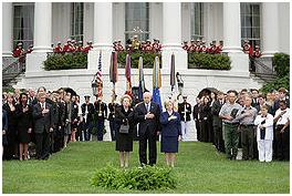 http://upload.wikimedia.org/wikipedia/commons/thumb/e/e5/Thatcher_2006_September_11_event.jpg/260px-Thatcher_2006_September_11_event.jpg