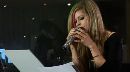 Music : Avril Lavigne Covers Ke$ha's “Tik Tok”