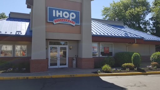 Restaurant «IHOP», reviews and photos, 1378 Boston Providence Hwy, Norwood, MA 02062, USA