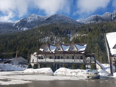 Photos of Peaks Lodge