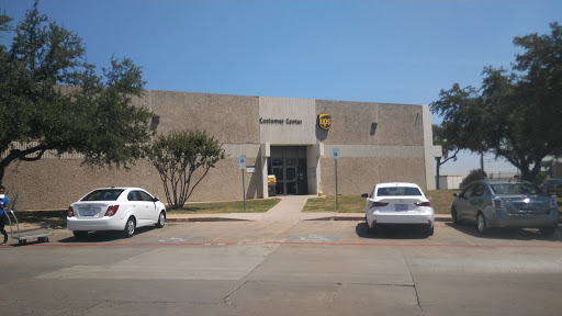 Shipping and Mailing Service «UPS Customer Center», reviews and photos, 379 Exchange Dr, Arlington, TX 76011, USA