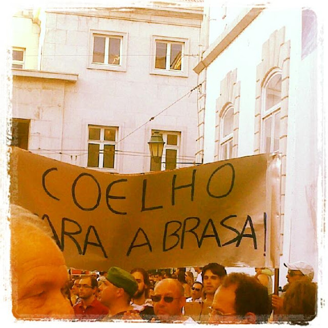 Melhores cartazes das Manifestações de 15 de Setembro de 2012 contra a austeridade de Passos Coelho