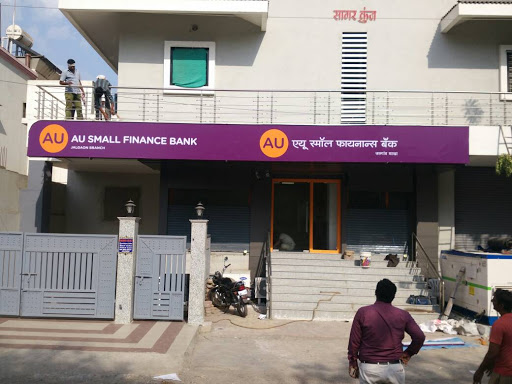 Au Small Finance Bank, 64, Jilha Peth, Near Lunkad Tower, Pande Chowk, Sagar Kunj Building, Jalgaon, Maharashtra 425001, India, Financial_Institution, state MH